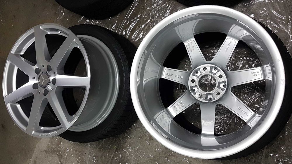 Jantes 18 AMG originais 8,5J18 ET54 . Acabamento "high-sheen" + Pneus