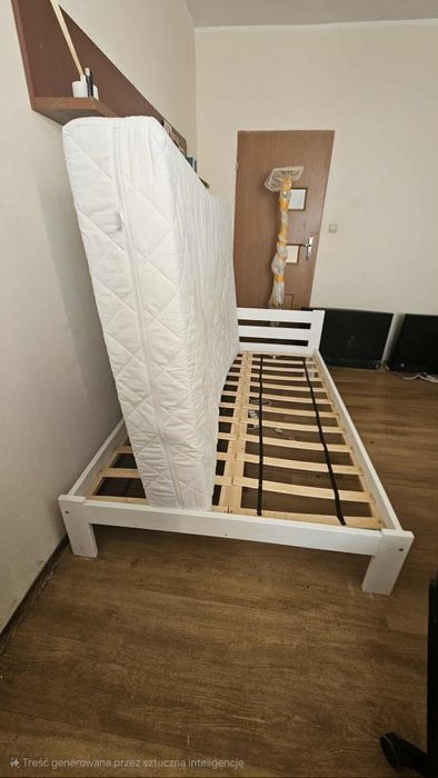 Rama łóżka z materacem
