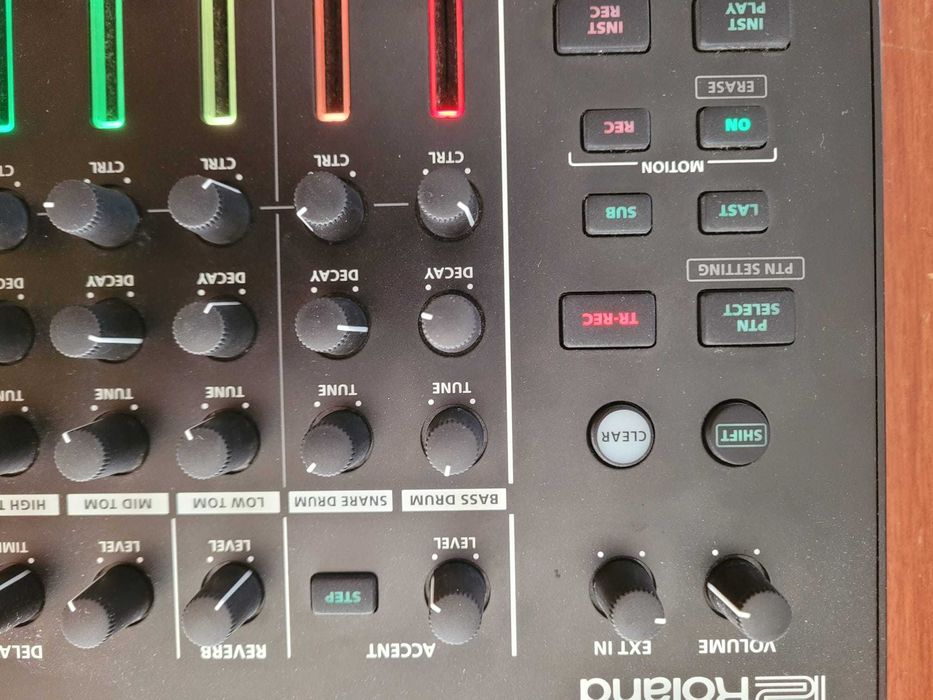 Roland TR8-S Drum machine