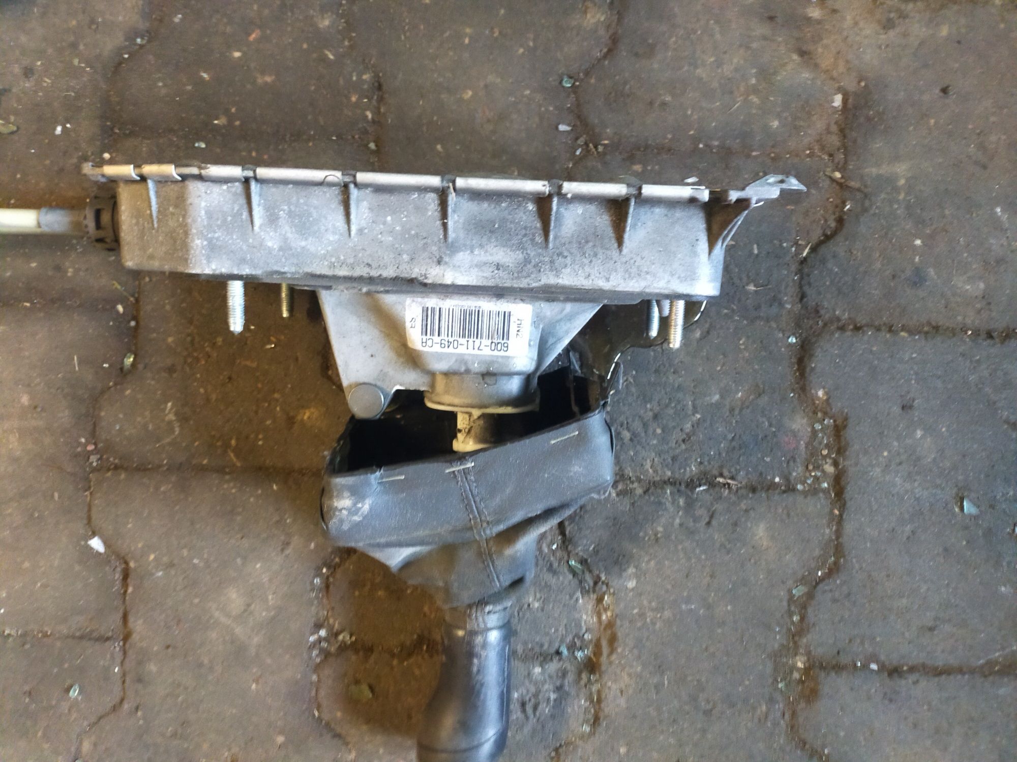 Wybierak biegów linki VW polo 1.6 9N