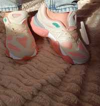 Жіночі кросівки New Balance 9060 pink