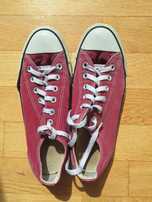Czerwone krótkie converse 41