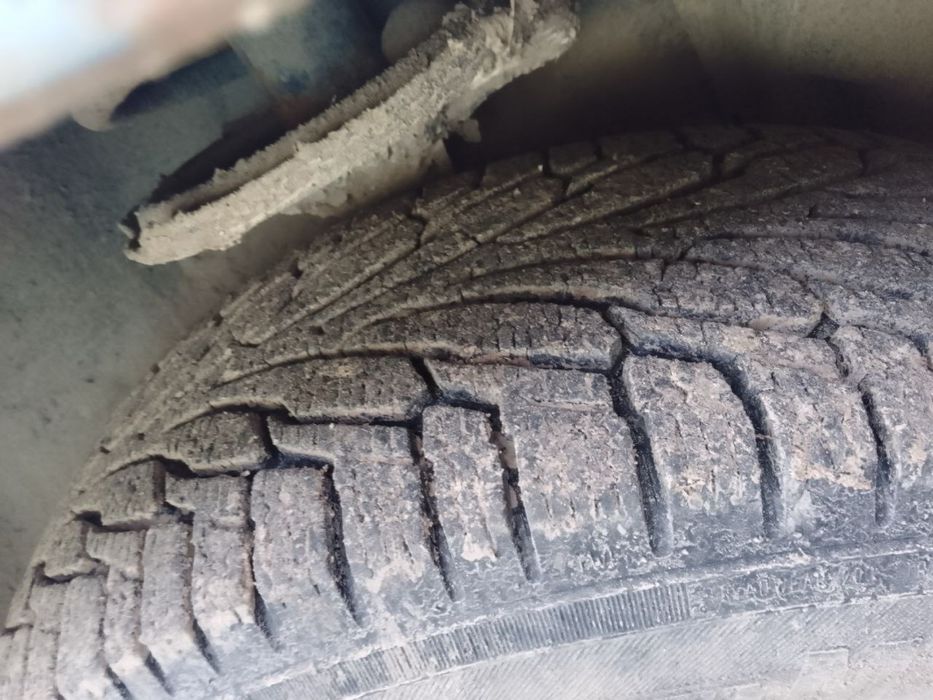 Продам мазду.