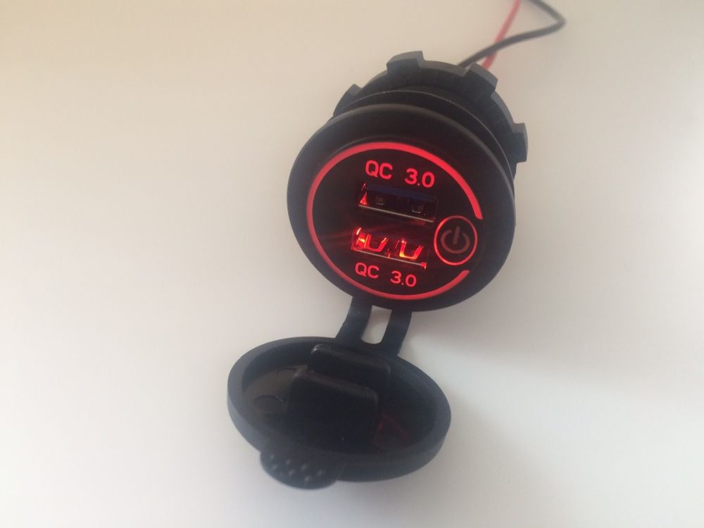 Автомобильная быстрая USB зарядка QC 3.0 с кнопкой вкл/выкл, 12V - 24V