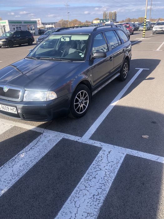 Шкода Октавія Тур,1'6 Бензин.