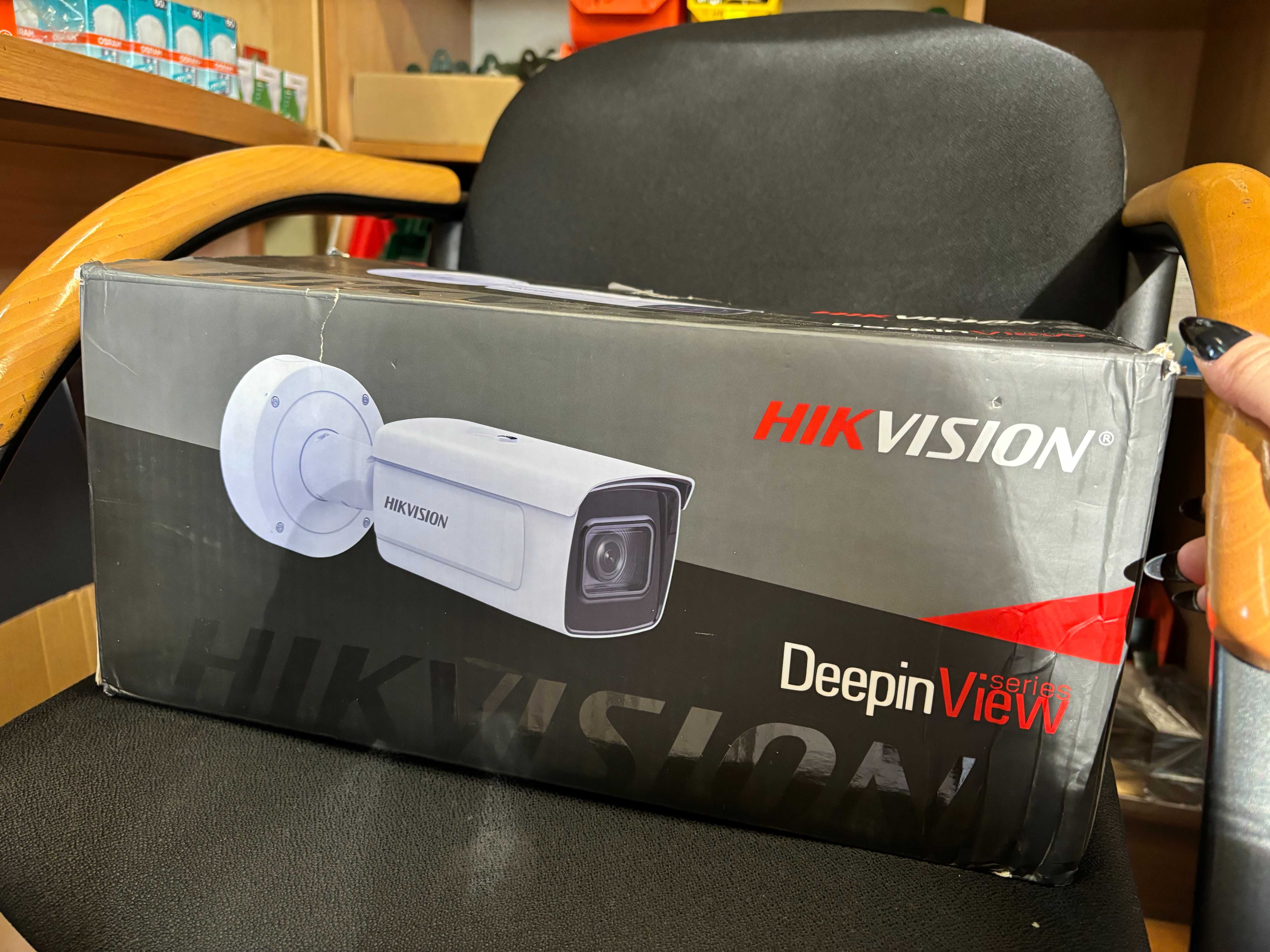 Kamera hikvision DS-2CD5A85G0-IZHS(B)