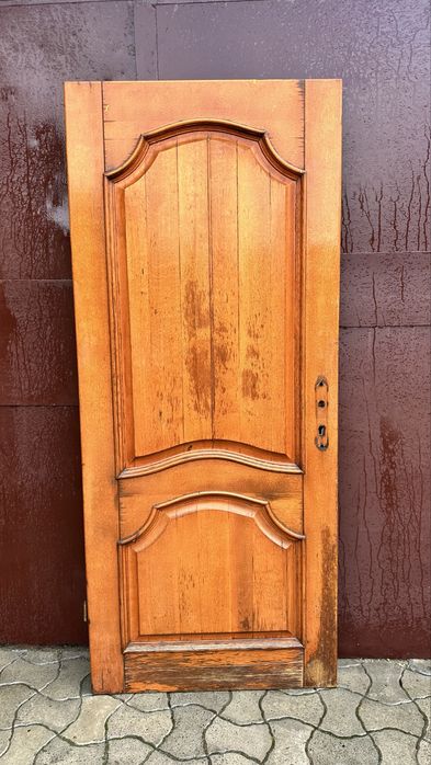 Вхідні дубові двері