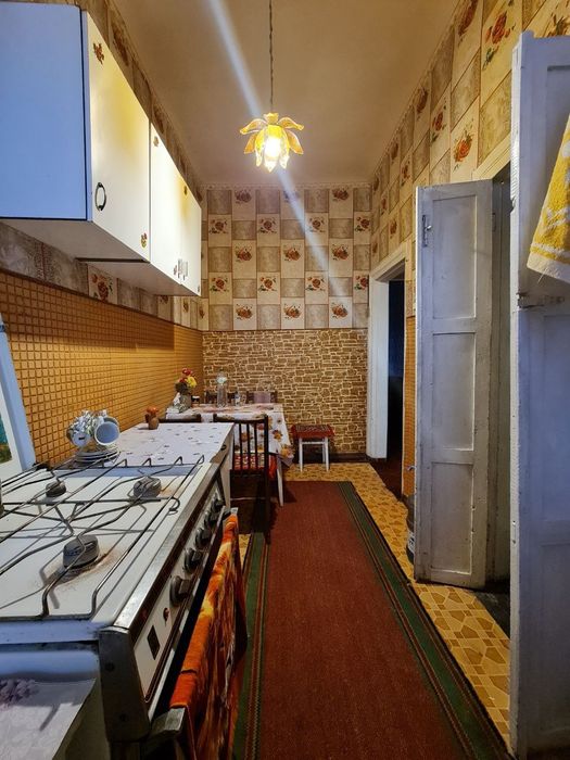 Продам 2к квартиру в центре