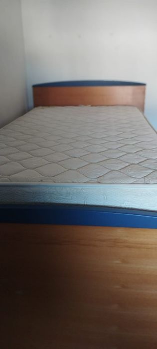 Cama / Estrado com gavetas (colchão incluído)