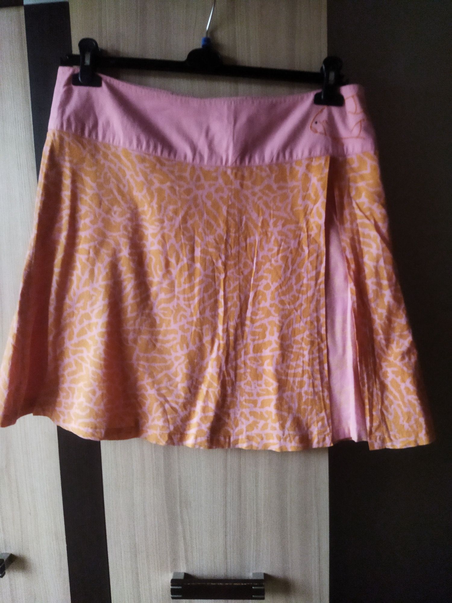 Pomarańczowo-różowa spódnica