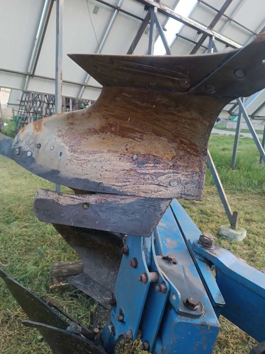 Плуг оборотний 4+1