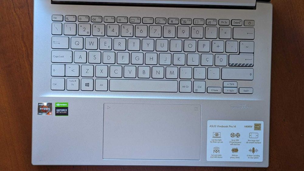 Portátil ASUS Vivobook PRO