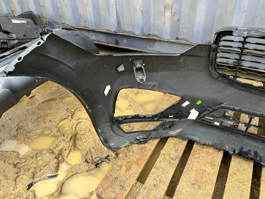 Volvo xc60 r-design zderzak 17-21r,z grilem i kratka dolna stan lux