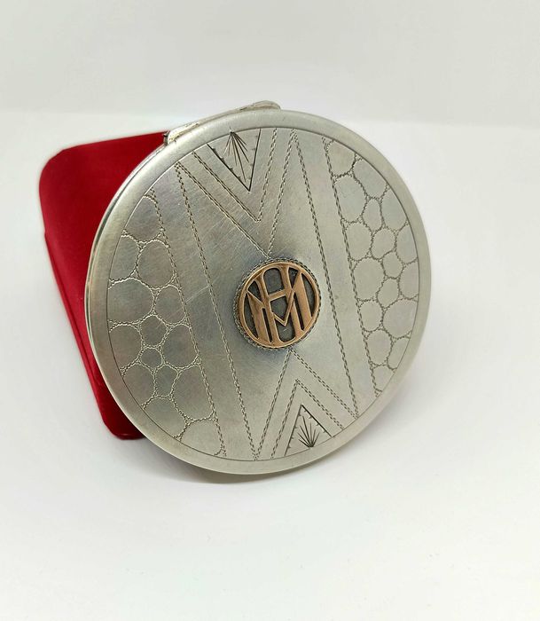 Srebrna puderniczka Pr.800 ze złotym monogramem Pr.585 InterSKLEP
