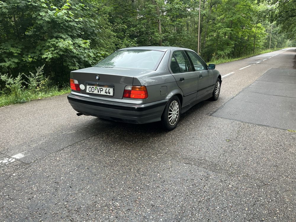 Bmw e36 318 niski przebieg 140tys km klasyk
