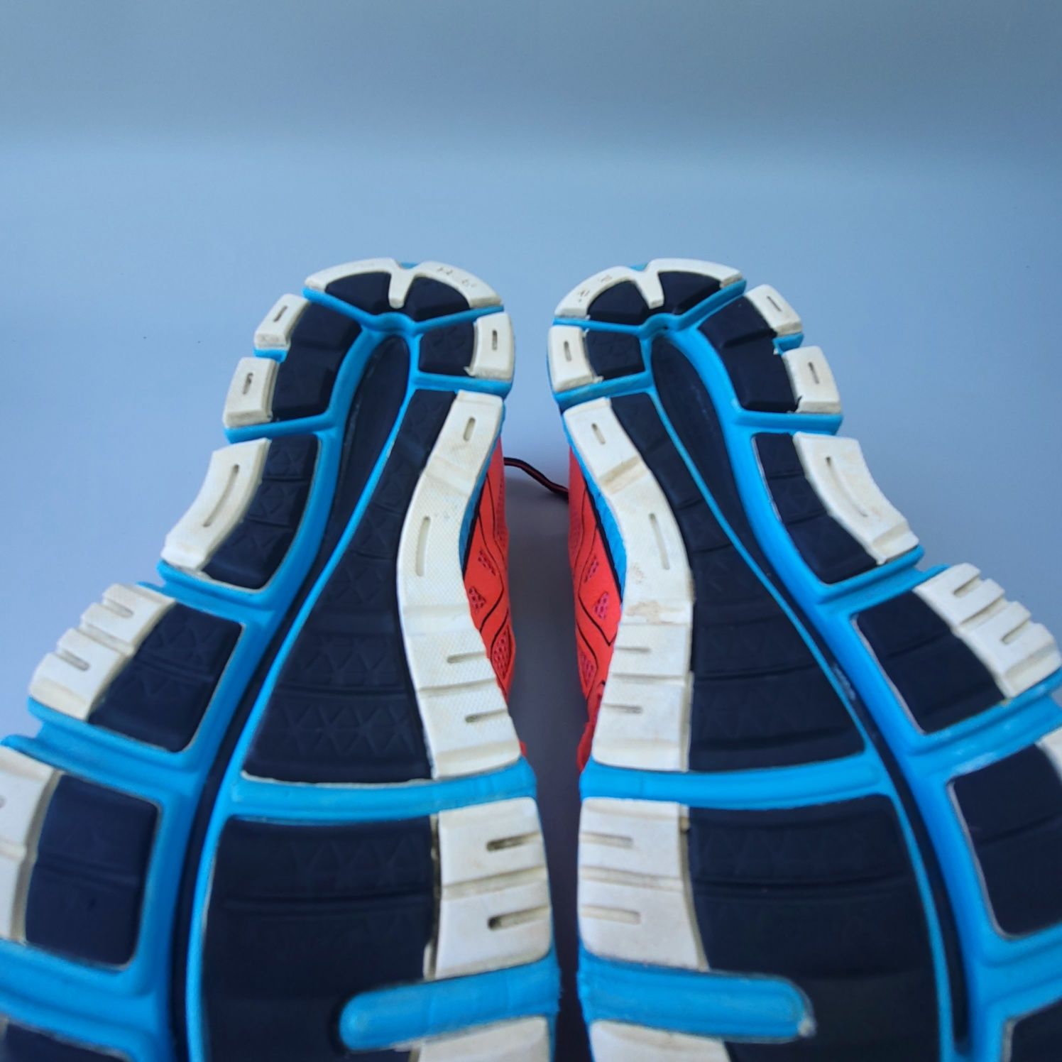 Кросівки Asics Gel – Оригінал, відмінний стан, розмір 41.5, Асікс