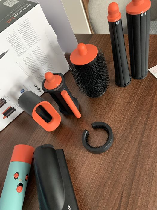 Dyson airwrap id straight+wavy