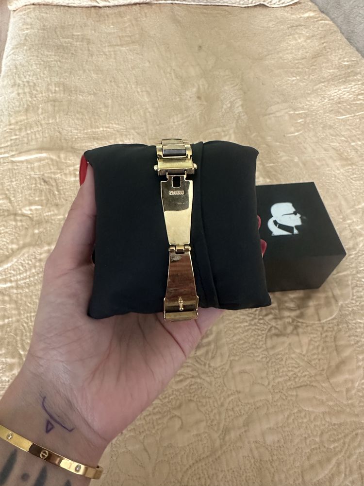 Продам часа , Karl Lagerfeld,в отличном состоянии