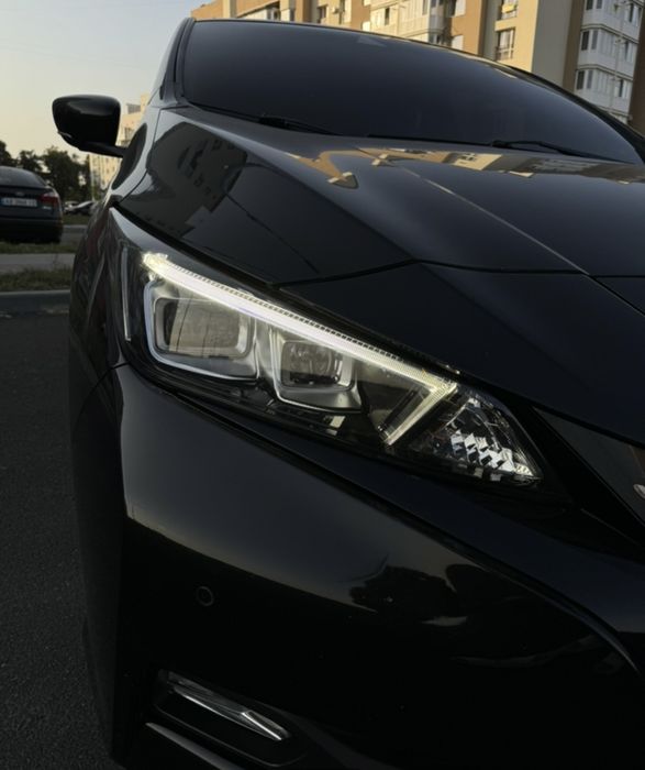 Nissan leaf ze1 40