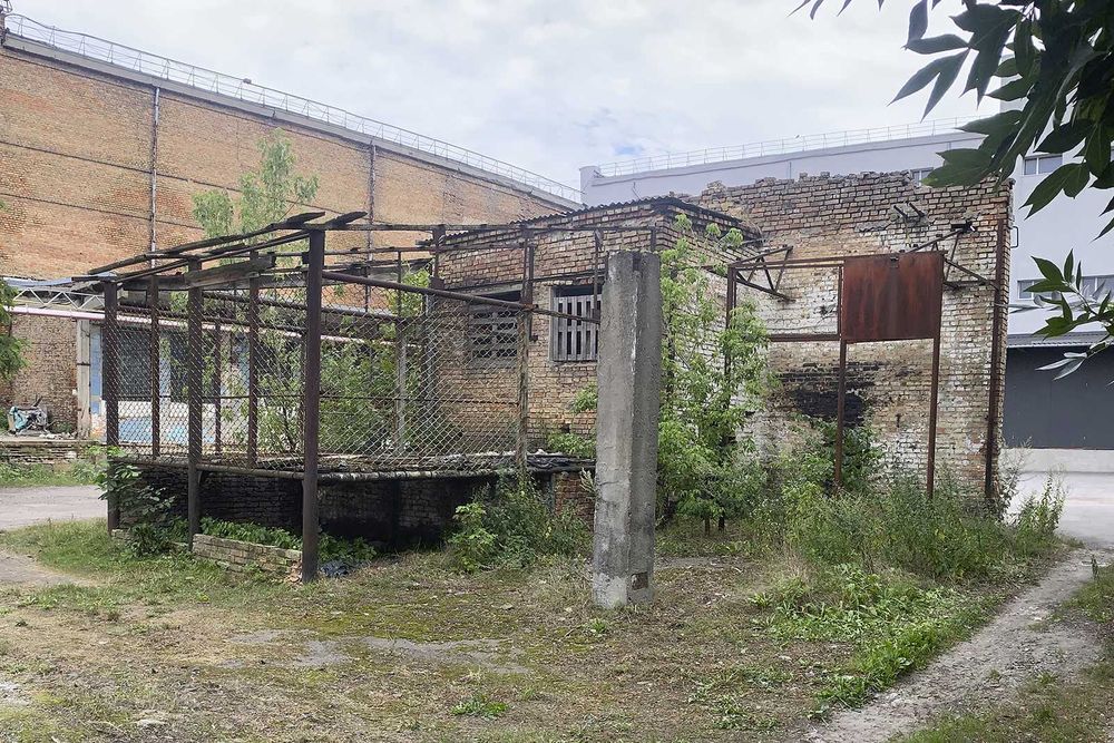 Продам окреме виробничо - комерційне приміщення площею 172 м.кв.