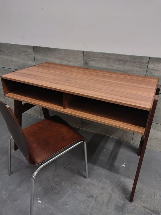 Biurko małe drewniana podstawa