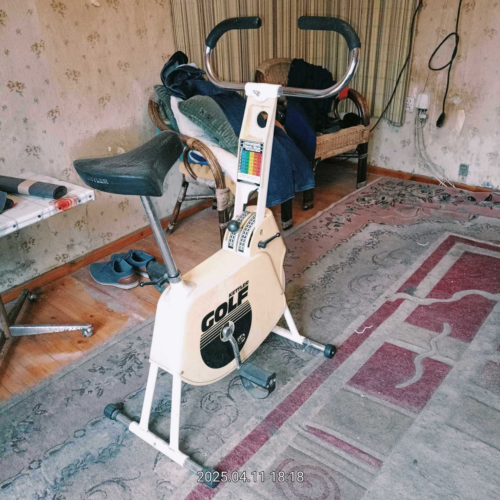 stary rower stacjonarny