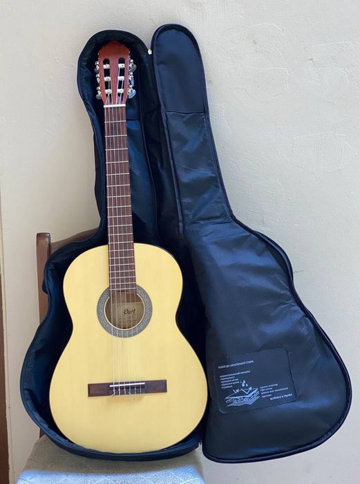 Клacичнa гітapa CORT AC100+чохол в подарунок