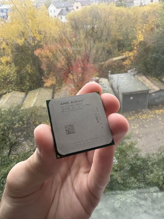 Процесор AMD Athlon X2 7550 2.5GHz AD7550WCJ2BGH sAM2+