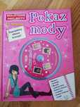 Książka i gra na komputer Pokaz mody