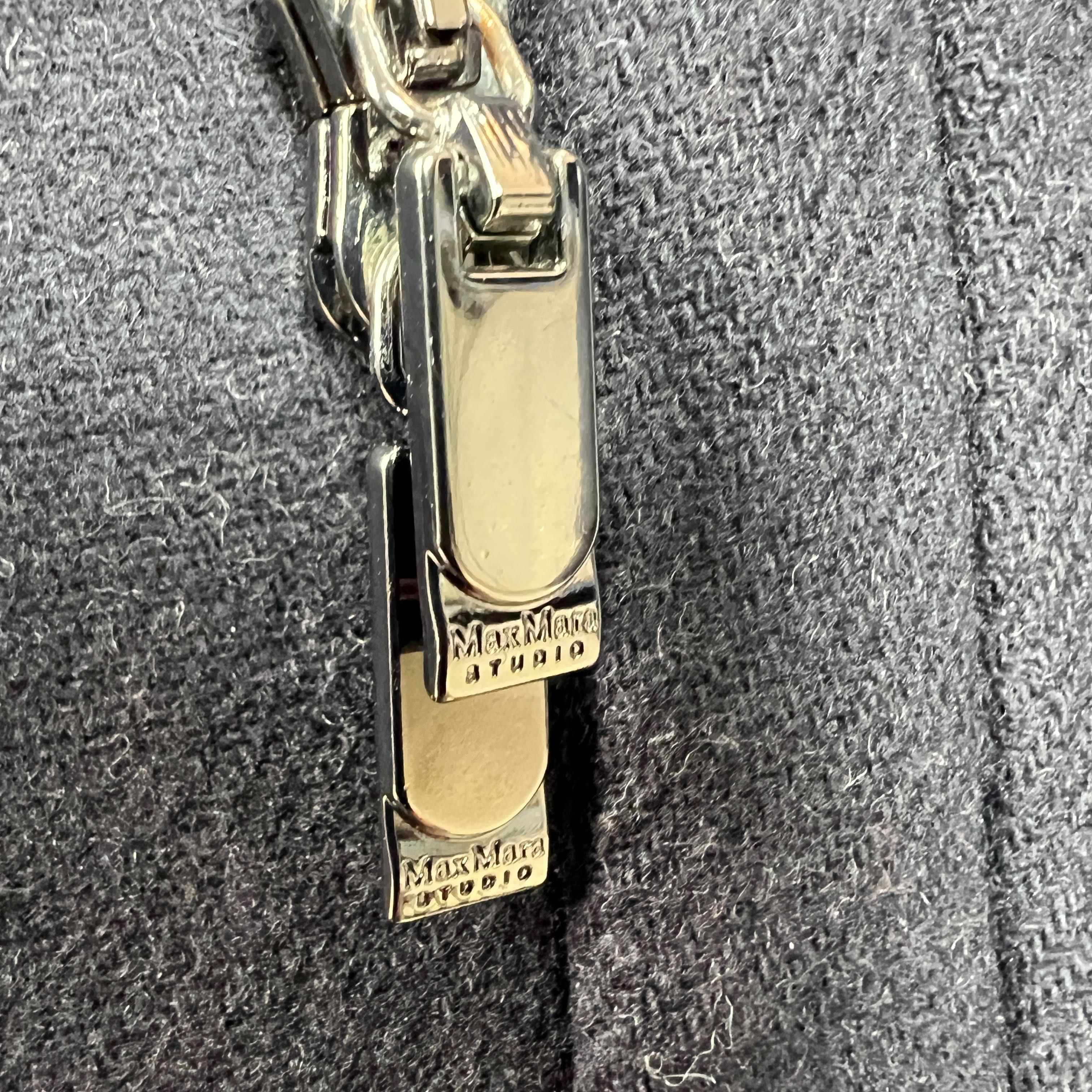 Płaszcz damski granatowy o oryginalnym kroju 80% wełny Max Mara Studio