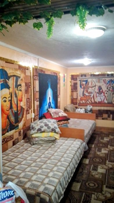 Почасово-300, посуточно-650, просп.Центральный 148, 2 кровати, 1 этаж