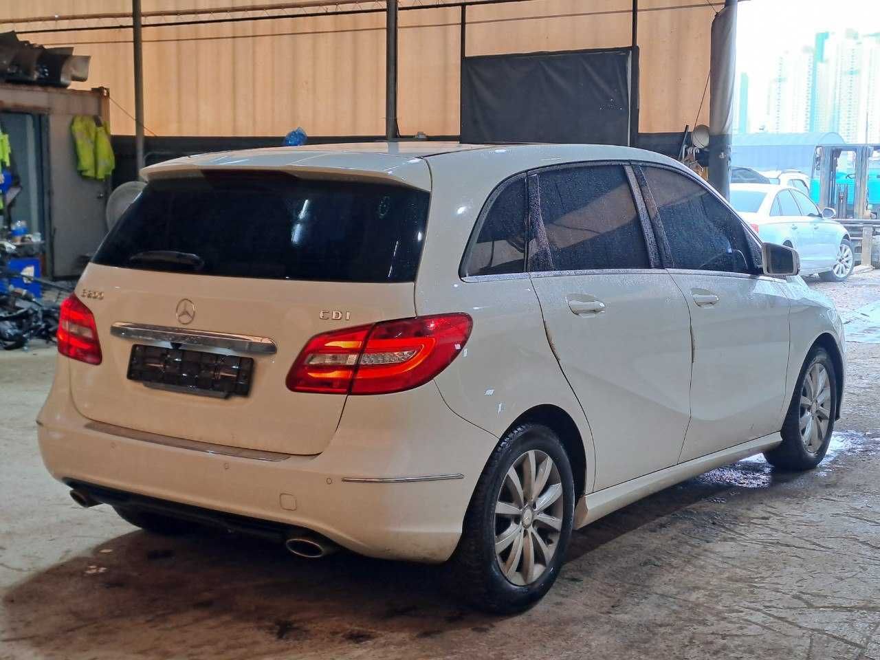 2013 MERCEDES-BENZ B200 CDI із Кореї