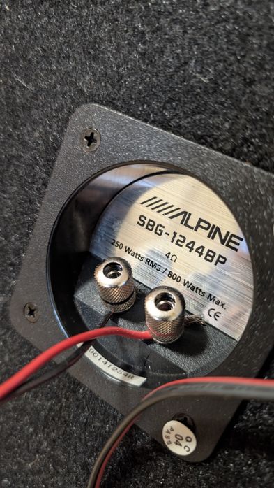 Zestaw Car audio subwoofer Alpine wzmacniacz JBL kondensator BOA