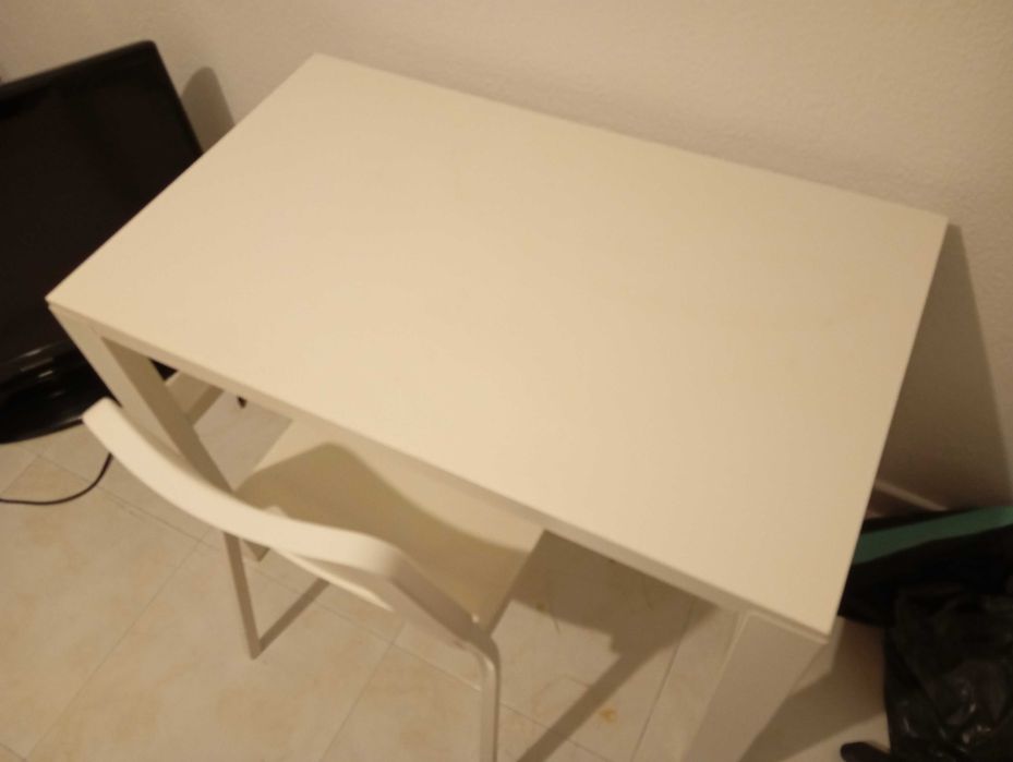 Secretaria e cadeira