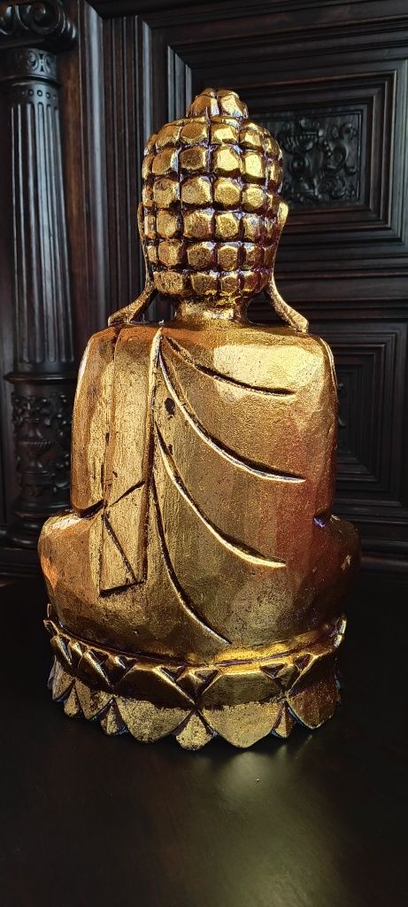 Duża drewniana figura Budda
