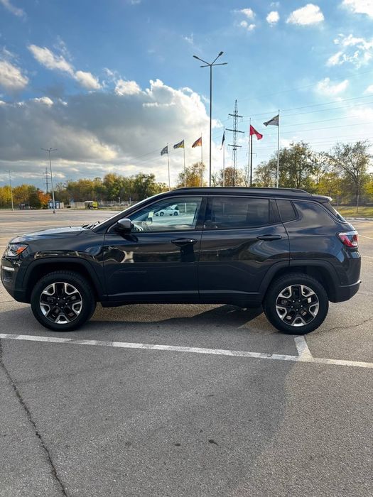 Продам Jeep Compass