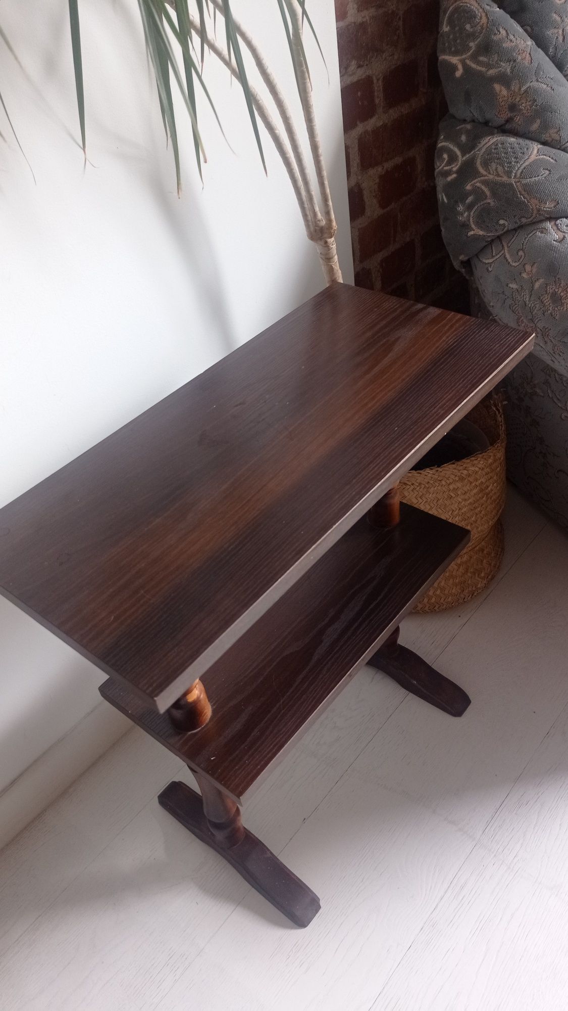 Drewniany stoliczek stolik kwietnik drewno ciemny brąz