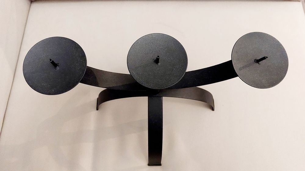 Candelabro preto novo