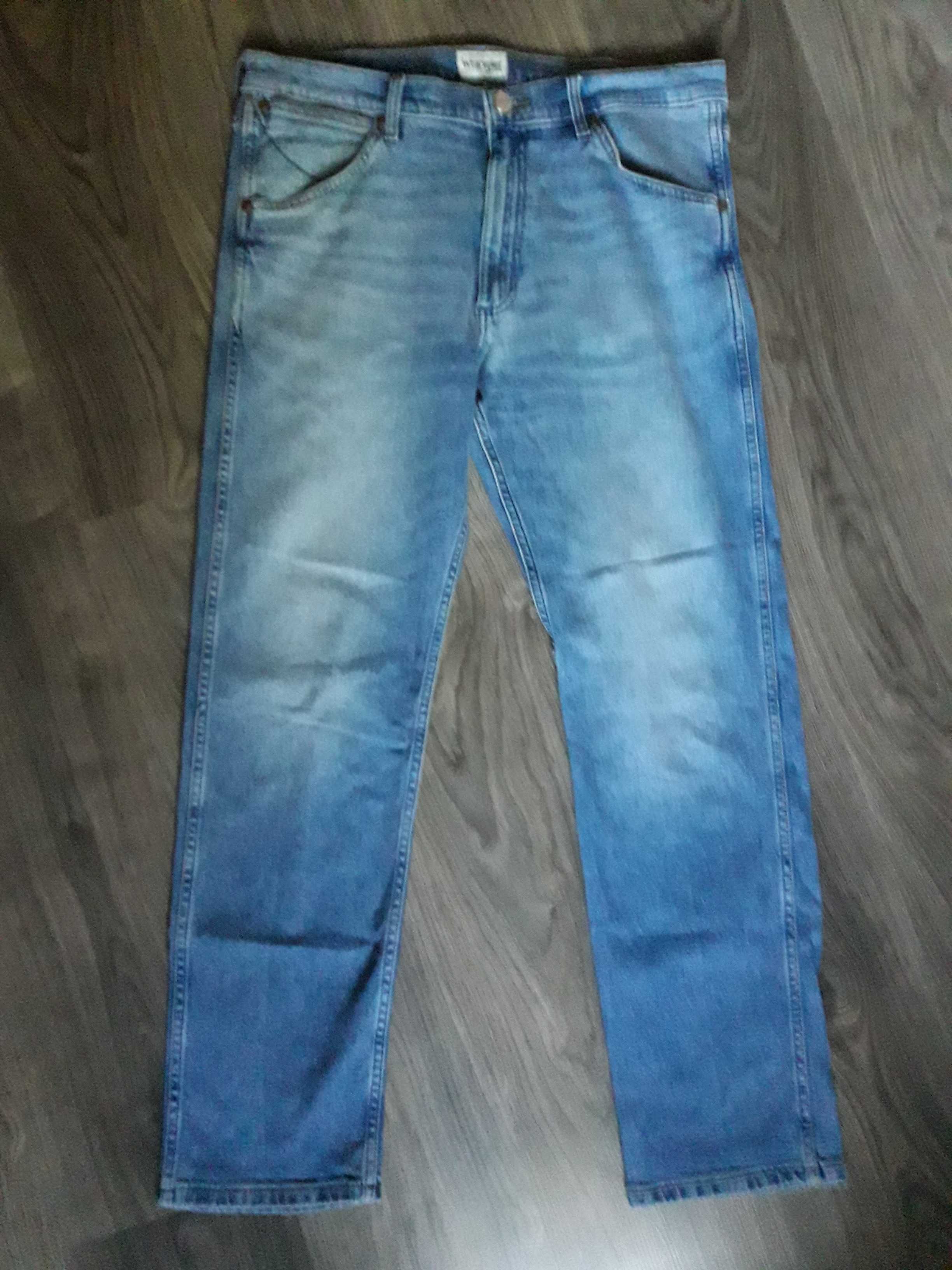 Spodnie Wrangler W34 L30 polecam.