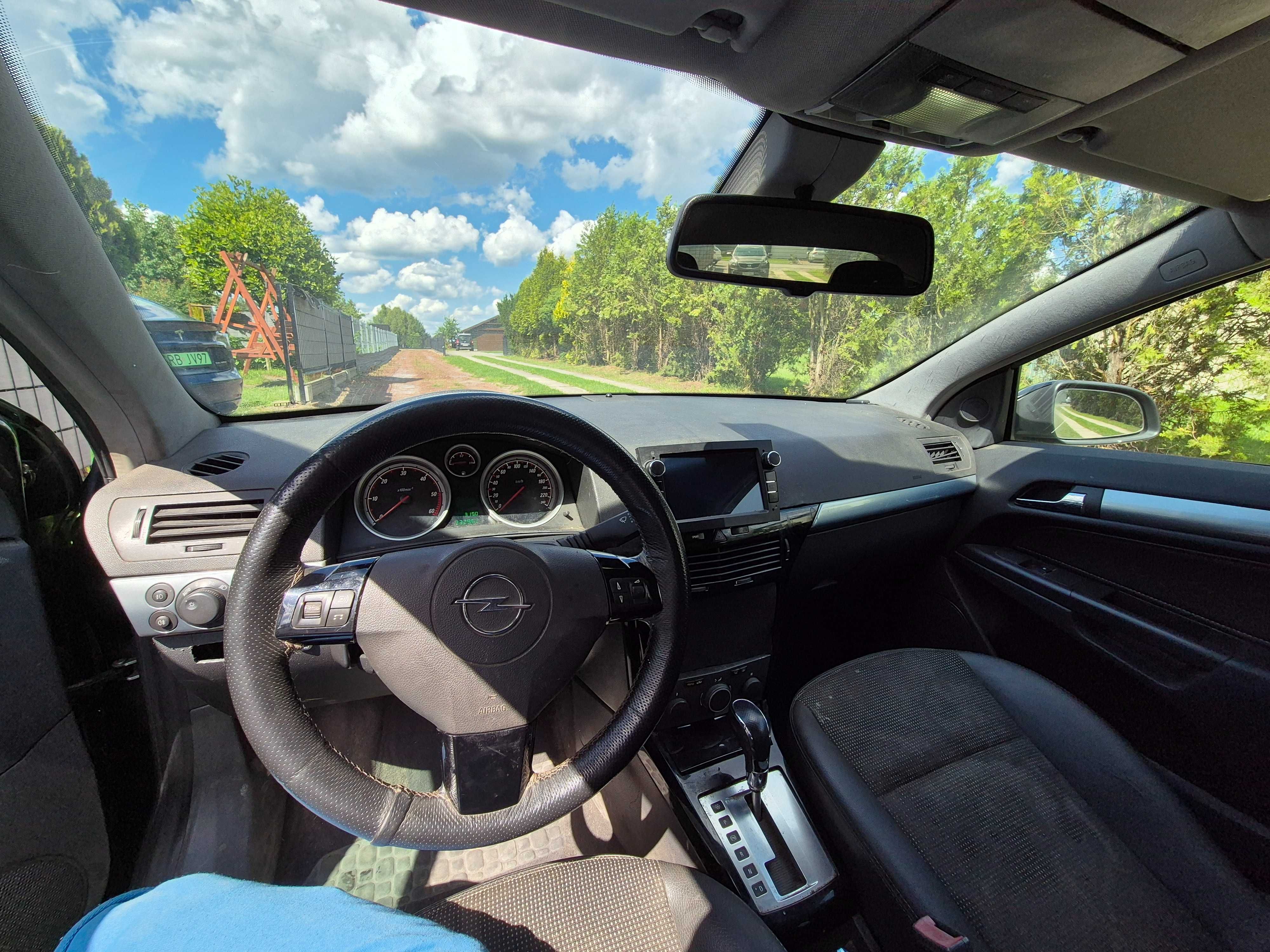 Opel astra GTC tuning  bi-xenon zdalne odpalanie silnika