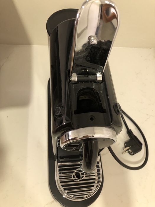 Máquina Nespresso com fuga