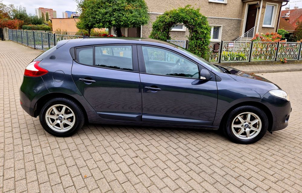 Renault Megane III 1.6 Benzyna 16v 100 km Navi Klima Zarejestrowana