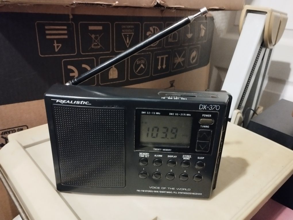 Радиоприемник Realistic DX-370