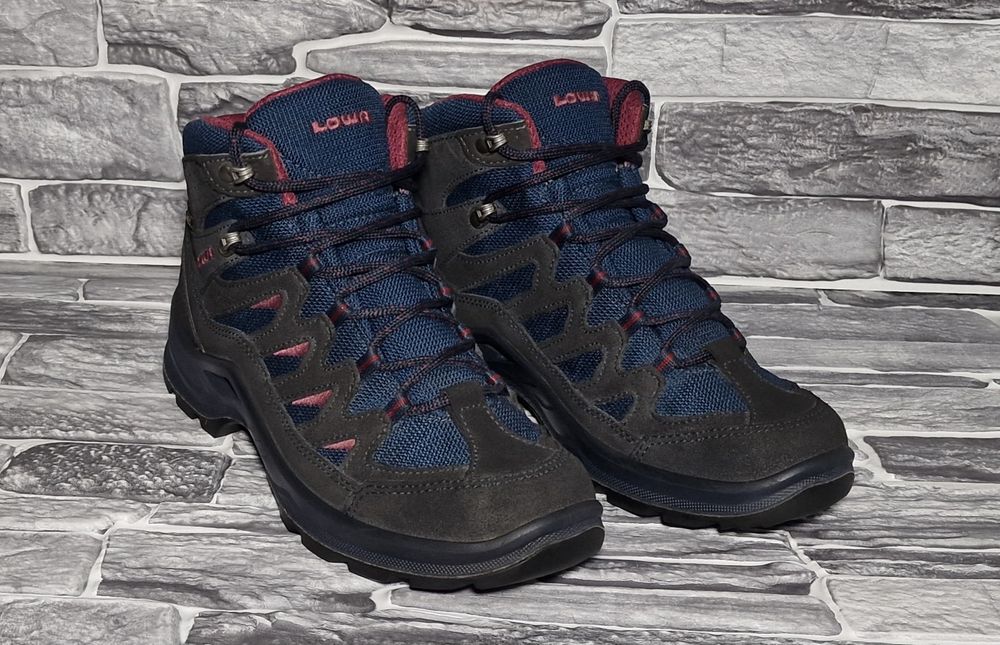 Непромокаемые ботинки Lowa Gore-Tex (38 размер)