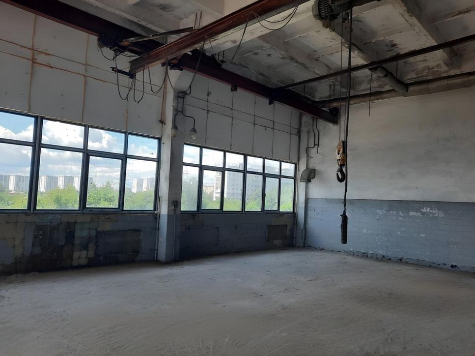 Склад 215м2 с кран-балкой и грузовым лифтом