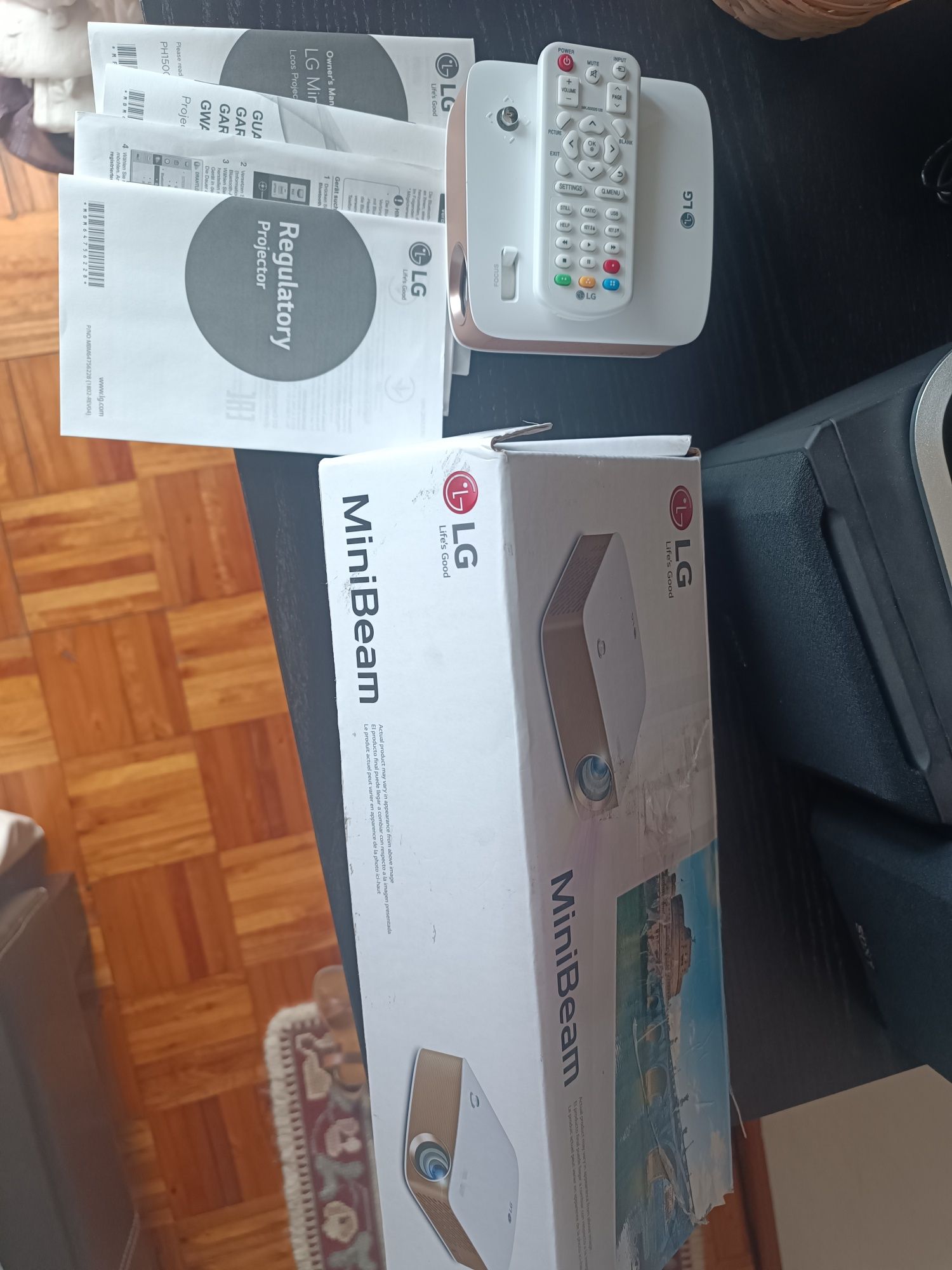 Projetor LG minibeam PH150G