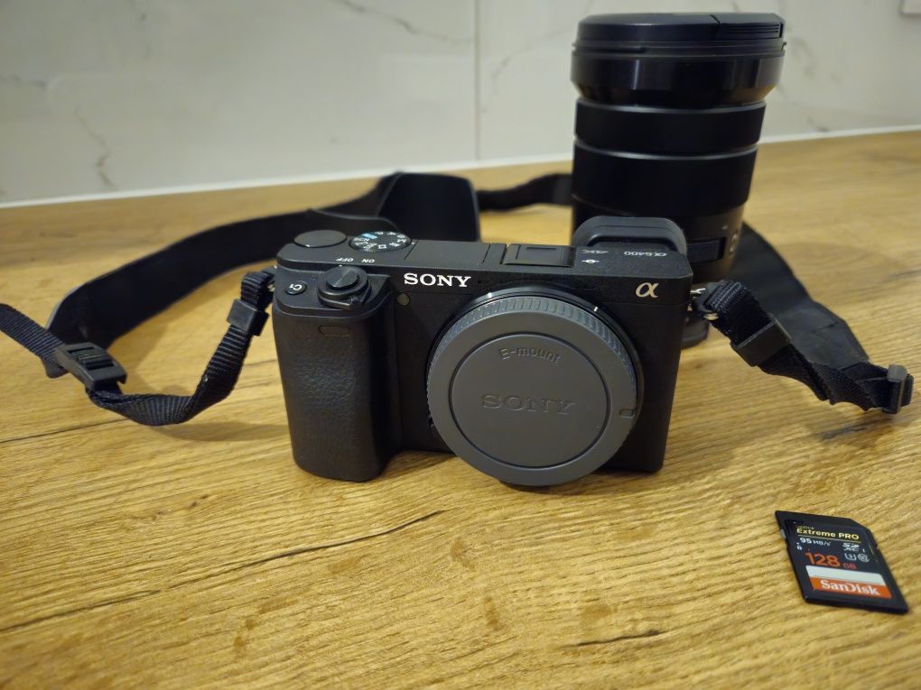 Sony a6400 wraz z obiektywem Sony 18-105