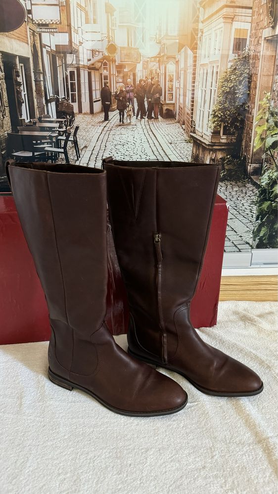 Шкіряні чоботи жіночі на плоскому ходу коричневі Timberland р.39 25 см