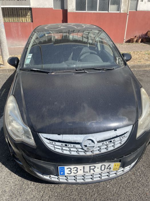 Carro a venda precisa de alguns ajustes