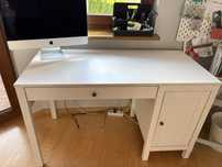 Zestaw białych mebli Ikea